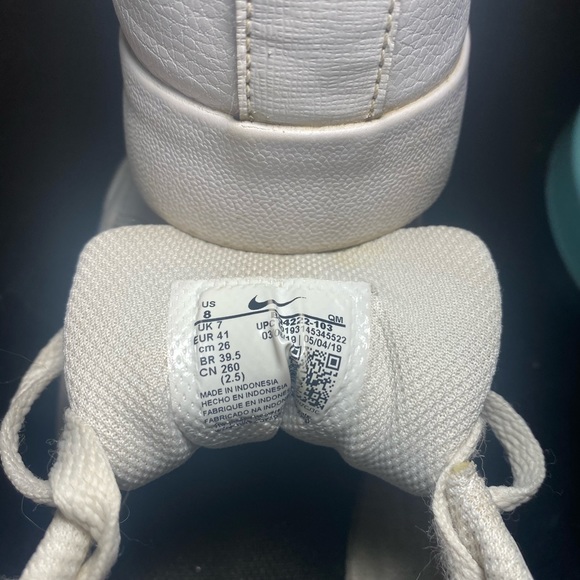 Men’s Nike - Picture 4 of 4